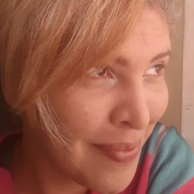 Profile Picture of Paulette Oliveira O  🇧🇷 Vai Dar Certo (@Paulettechrys) on Twitter