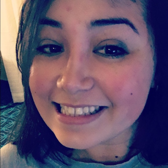 Alexandra Spiegel - Poshmark Profile Picture of Alexandra Spiegel (@queen_alex94) on Poshmark