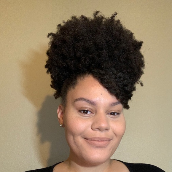 Profile Picture of Tyler English beckwith (@tylereb2) on Poshmark