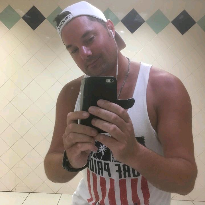 Profile Picture of user8206857913315 (@dennis.block) on Tiktok