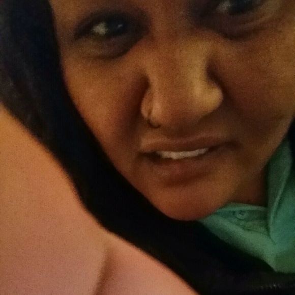 Profile Picture of Tanyia Etimani (@tanyianatashia) on Poshmark