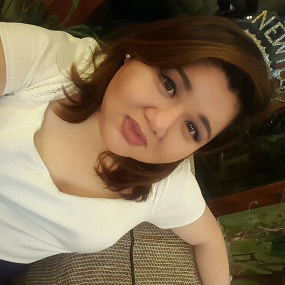 Profile Picture of Mary royce Lim (@rhoicee0327) on Poshmark