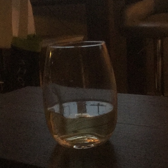 Profile Picture of Shelley Macinnis (@famisco) on Poshmark