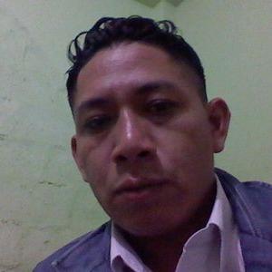 Profile Picture of Carlos Suarez (@MayraCasi) on Twitter