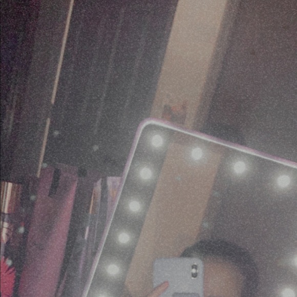 Profile Picture of Fabiola Zapata (@fabi1206) on Poshmark