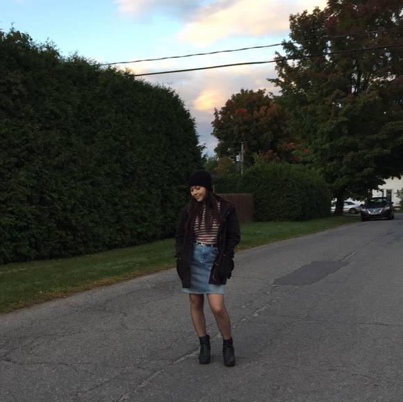 Profile Picture of Jade Yu (@jadeblazer) on Poshmark