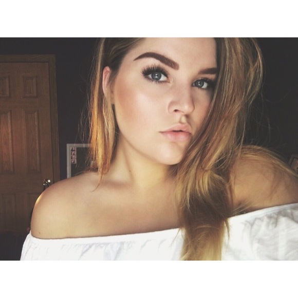 Profile Picture of Bailey Juedes (@bjuedes) on Poshmark