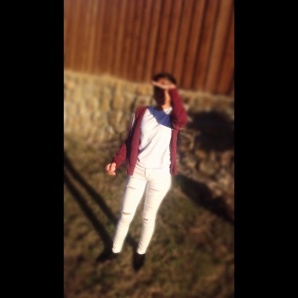 Profile Picture of Josie Foster (@josiieee_) on Poshmark