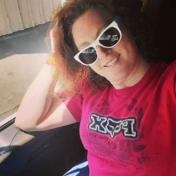 Profile Picture of Kristina Leonardich (@kleonardich18) on Poshmark