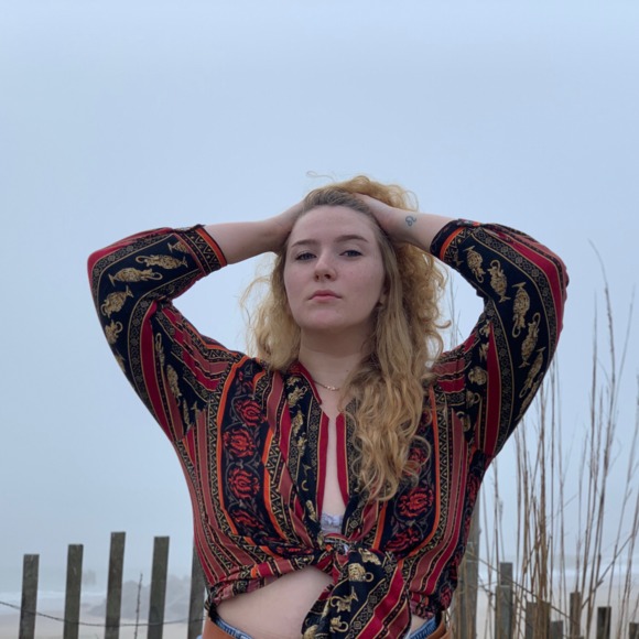 Profile Picture of Madison Reid (@maddiereid82) on Poshmark