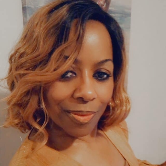 Profile Picture of Renee Horton (@lrhorton529) on Poshmark