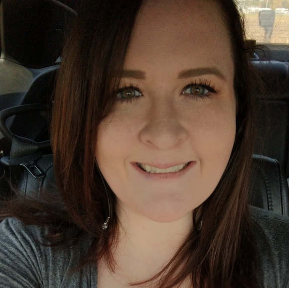 Profile Picture of Kellie Clatworthy (@kellierenee26) on Poshmark