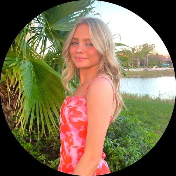 Cicely Troger - Poshmark Profile Picture of Cicely Troger (@cicelytroger) on Poshmark