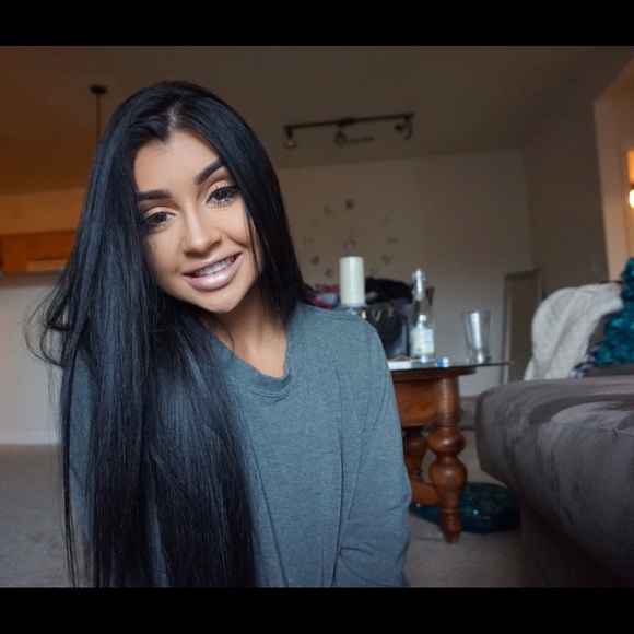 Profile Picture of Sarah Salvini (@sarahsalvini24) on Poshmark