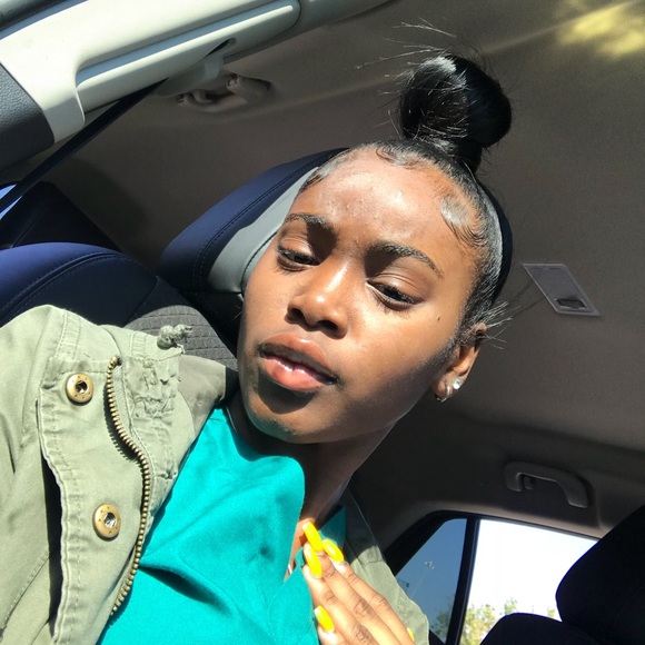 Samicah Simpson - Poshmark Profile Picture of Samicah Simpson (@samicah) on Poshmark