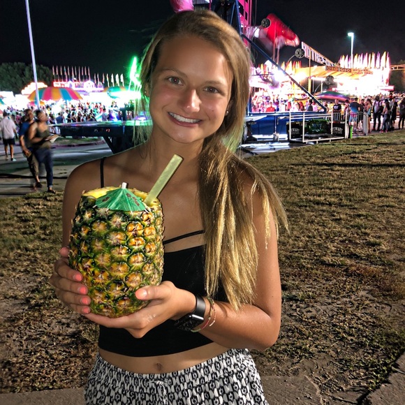 Profile Picture of Asima Pandzic (@asimapandzic) on Poshmark
