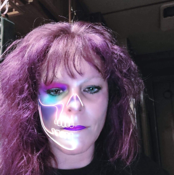 Profile Picture of Jamie Christopher (@jamiesprings) on Poshmark