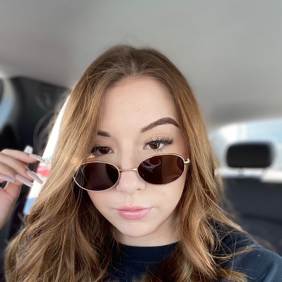 Profile Picture of Jillian Foster (@jillianfoste616) on Poshmark