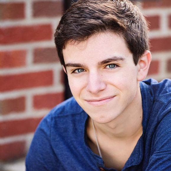 Profile Picture of Noah Weaver (@njw41) on Poshmark