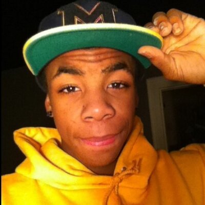 Profile Picture of Josh Holmes (@felicity_bf) on Twitter