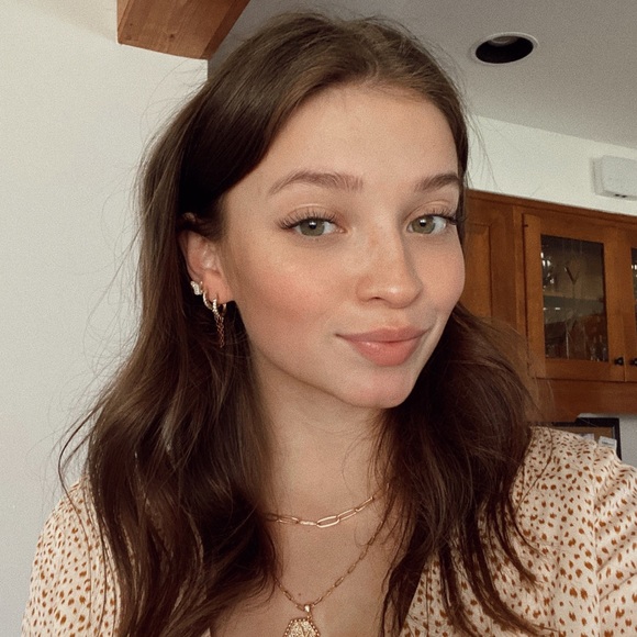 Profile Picture of Kaitlyn Kruggel (@kaitlyn_kruggel) on Poshmark