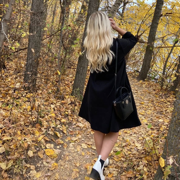 Profile Picture of Aimee Scheidl (@ascheidl) on Poshmark