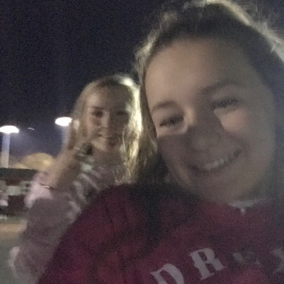 Profile Picture of Danielle Difiore (@danielledifiore) on Poshmark