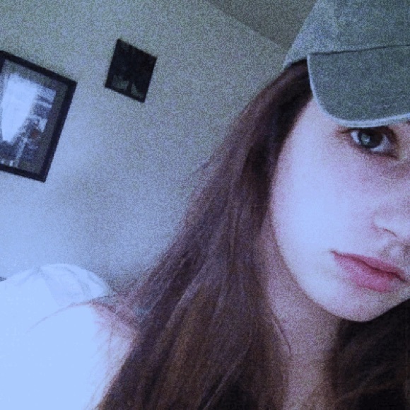 Profile Picture of Tatem Consulter (@tatemrose) on Poshmark
