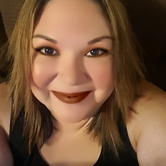 Profile Picture of Jennifer Quiram (@jenniferq666) on Poshmark