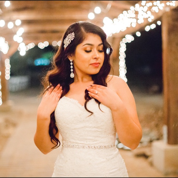 Profile Picture of Crystal Garcia (@crystalang) on Poshmark