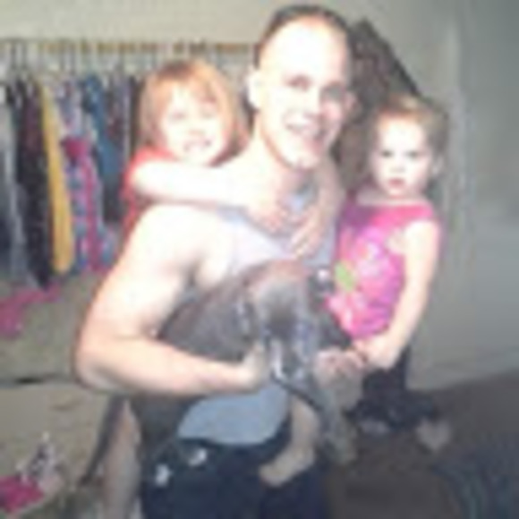 Profile Picture of Michael Looper (@mikeylooper90) on Poshmark