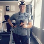 Profile Picture of Holli Danielle (@deck_the_hallsssss) on Instagram