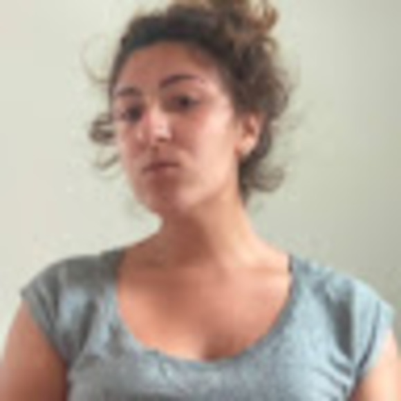 Profile Picture of Claudia Corujo (@claudia_corujo) on Poshmark