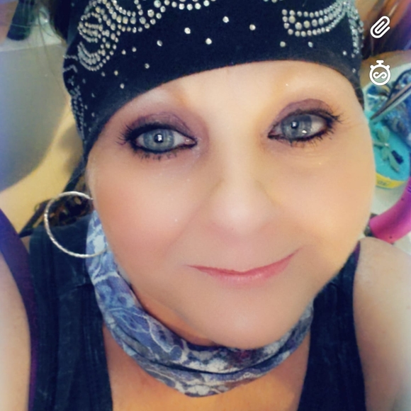 Profile Picture of Joy Fultz (@joyfultz) on Poshmark