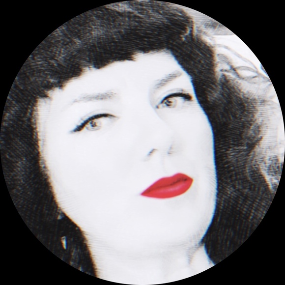 Profile Picture of Susanne Larner (@smalltown_susie) on Poshmark