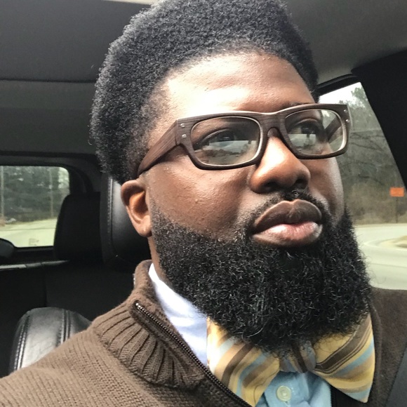 Profile Picture of Damien Phillips (@damienphillips) on Poshmark