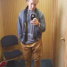 Profile Picture of Foster Vansile (@f_van_sizniz) on Twitter