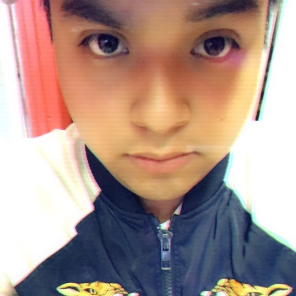 Profile Picture of Oliver Chavez (@oli2397) on Poshmark