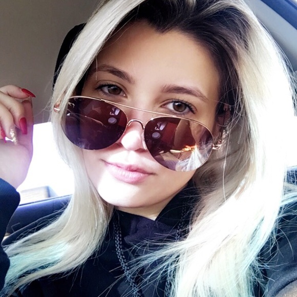 Profile Picture of Gianna Introna (@giannaintrona) on Poshmark