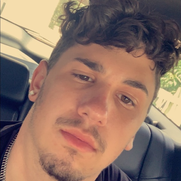 Profile Picture of Michael Cupelli (@michaelcupelli) on Poshmark