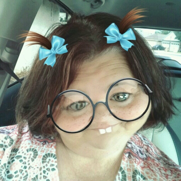 Profile Picture of Cathy Lynch (@cathylynch) on Poshmark