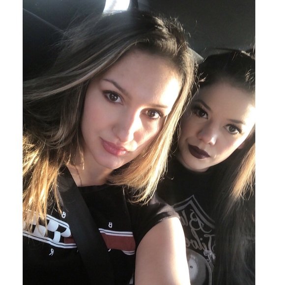 Profile Picture of Sarah Westlund (@sarahbeth2324) on Poshmark