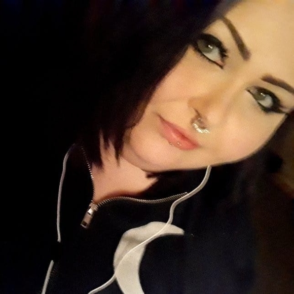 Profile Picture of Christina Checchi (@cchecchi) on Poshmark