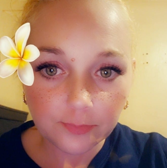 Profile Picture of Carla Escudero (@carlaescudero71) on Poshmark