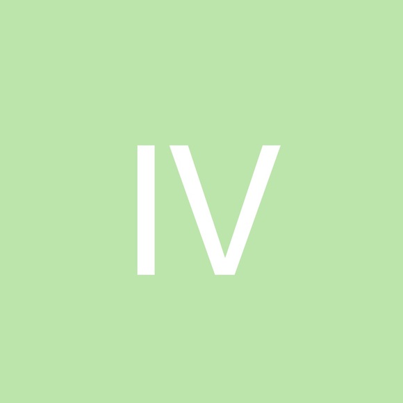 Profile Picture of Ina Varshney (@varshneyina) on Poshmark