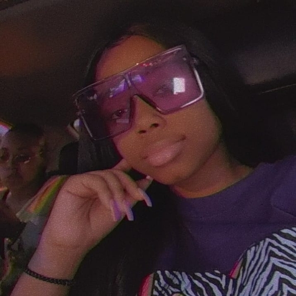 Profile Picture of Kennedy Pelzer (@kennedypelzer) on Poshmark