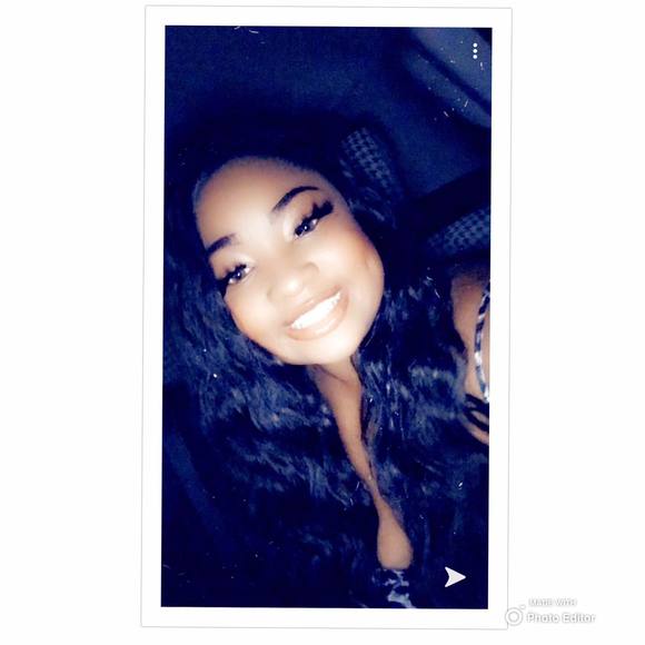 Profile Picture of Deniese Ephron (@denieseephron) on Poshmark