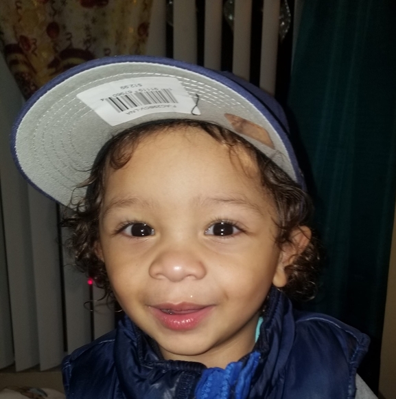 Profile Picture of Ramon Hernandez (@ramonhernand609) on Poshmark