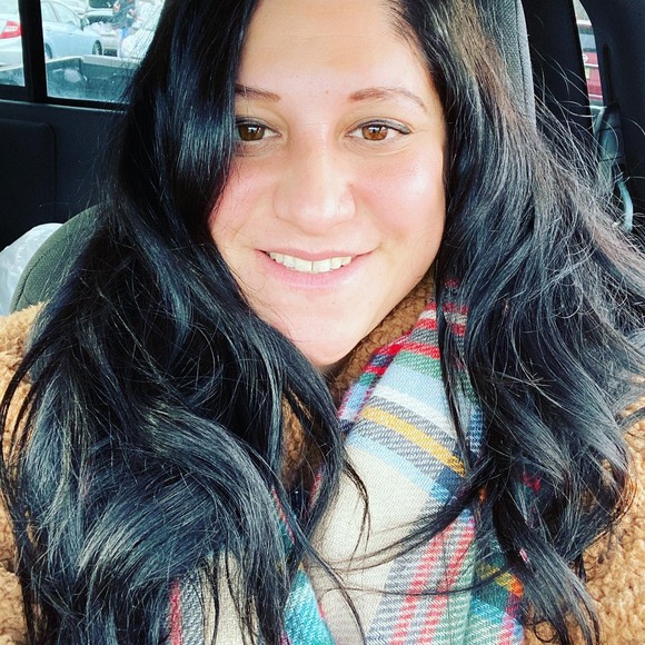 Profile Picture of Aimee Piperato (@aimeepip) on Poshmark