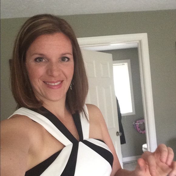 Profile Picture of Laurie Rassbach (@baron2008) on Poshmark